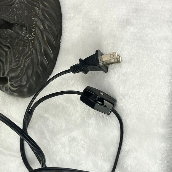 Art Nouveau Style Cherub Accent Lamp With Ruffled Glass Shade & Iffland Mark - Picture 9 of 12